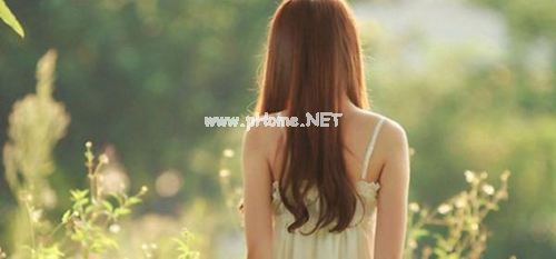 适合发朋友圈的伤感唯美说说：他只字没提我爱你，你却句句都